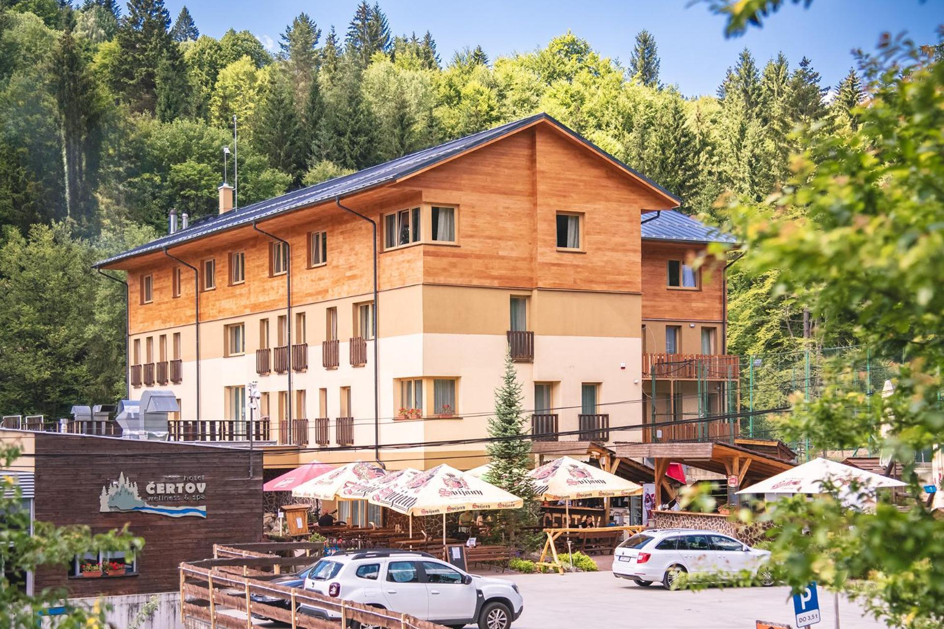 Wellness & Spa Hotel Certov Екстериор снимка