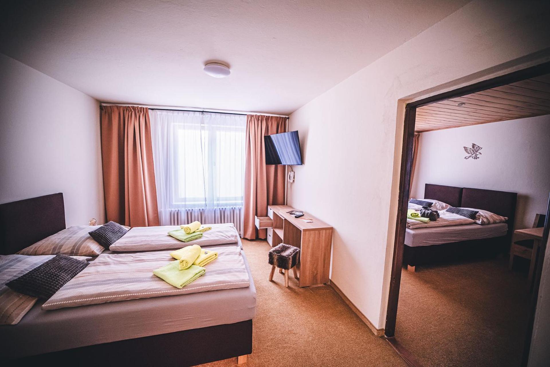 Wellness & Spa Hotel Certov Екстериор снимка